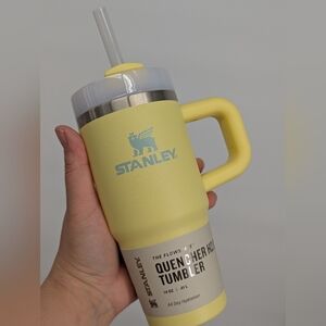 New STANLEY Quencher H2.0 Tumbler cup with straw 14 Oz Pomelo Yellow